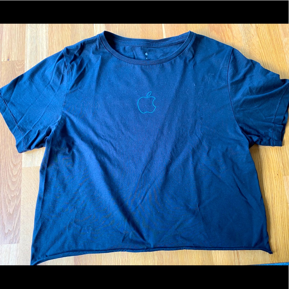 Cropped Apple t-shirt